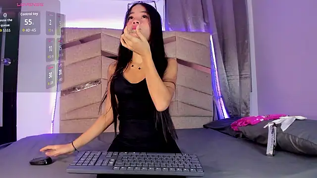 Snapshot of Isis_Blaze chatting on February 15, 3:36 am Isis Blaze online show from February 15, 3:36 am