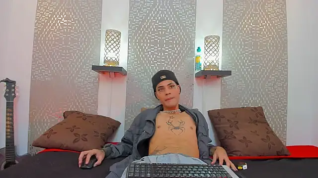 JacobBlackwell  online show from October 17, 8:11 pm