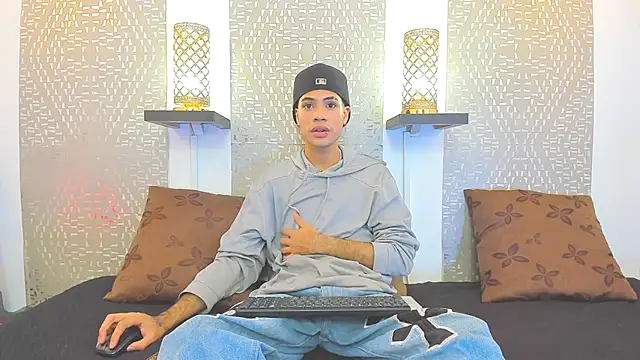 JacobBlackwell  online show from October 18, 7:58 pm