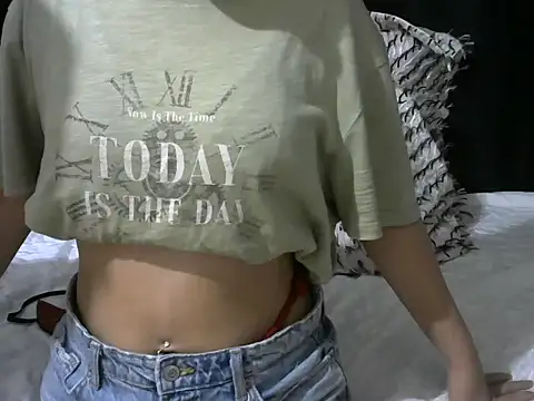 Snapshot of _AsiBebe_ chatting on October 21, 7:25 pm AsiBebe online show from October 21, 7:25 pm