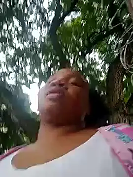 Snapshot of Bigasshott_ chatting on November 13, 6:29 pm Bigasshott online show from November 13, 6:29 pm