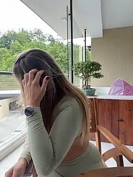 camila vanucci- online show from June 24, 4:06 pm