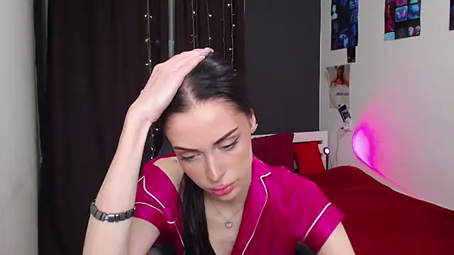 ariel is on vacation online show from November 9, 3:10 pm