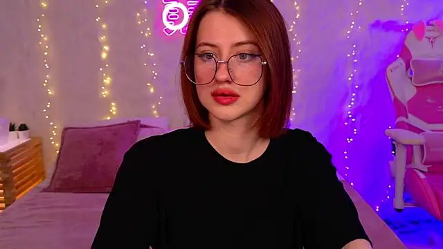 Snapshot of JessiJull chatting on November 8, 5:12 pm JessiJull online show from November 8, 5:12 pm