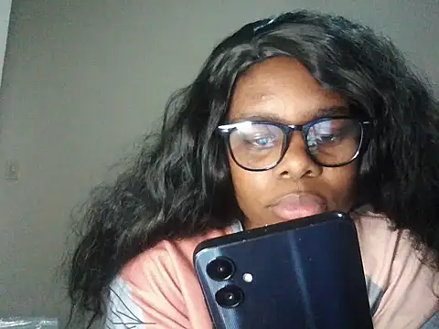 Snapshot of Hot_Yolanda chatting on October 6, 7:55 pm Hot Yolanda online show from October 6, 7:55 pm