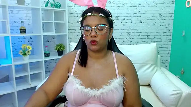 hannahjackson  online show from October 31, 12:06 pm