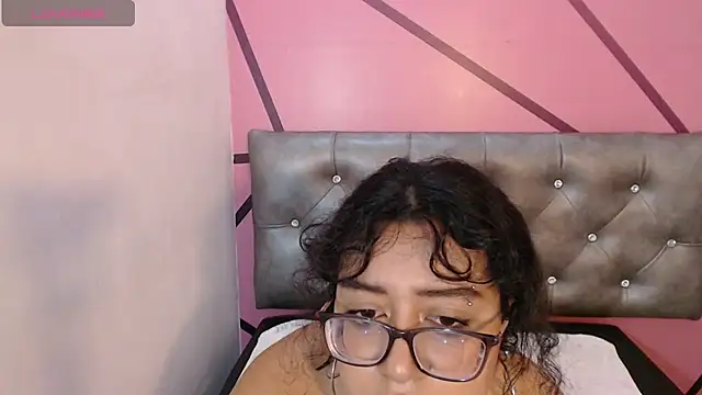 KarolBOOBS-18 online show from October 7, 12:35 pm