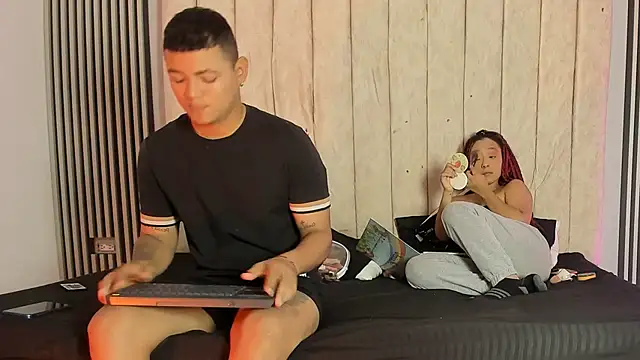 Snapshot of dante_and_kiara chatting on November 5, 8:42 pm dante and kiara online show from November 5, 8:42 pm