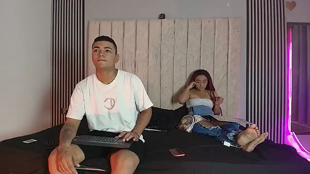 Snapshot of dante_and_kiara chatting on November 6, 9:05 pm dante and kiara online show from November 6, 9:05 pm