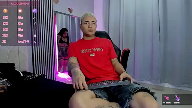 Snapshot of dante_and_kiara chatting on November 30, 9:19 pm dante and kiara online show from November 30, 9:19 pm