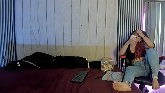 Snapshot of dante_and_kiara chatting on December 4, 8:50 pm dante and kiara online show from December 4, 8:50 pm