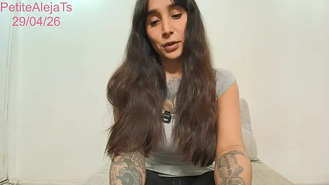 PetiteAlejaTs online show from April 29, 10:49 pm