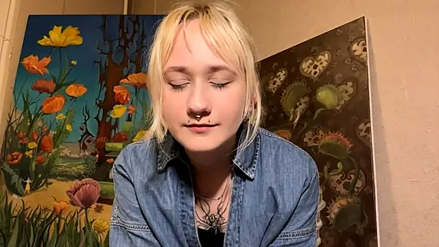 Snapshot of Ulemonala_Cute chatting on October 11, 6:17 pm Ulemonala Cute online show from October 11, 6:17 pm