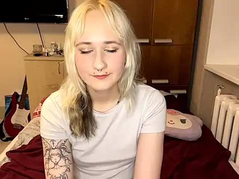 Snapshot of Ulemonala_Cute chatting on October 19, 6:19 pm Ulemonala Cute online show from October 19, 6:19 pm