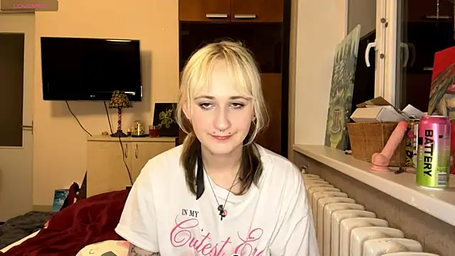 Snapshot of Ulemonala_Cute chatting on November 13, 6:40 pm Ulemonala Cute online show from November 13, 6:40 pm