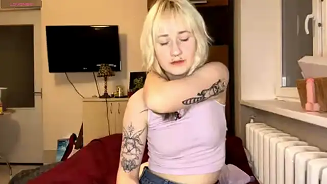 Snapshot of Ulemonala_Cute chatting on November 29, 8:01 pm Ulemonala Cute online show from November 29, 8:01 pm