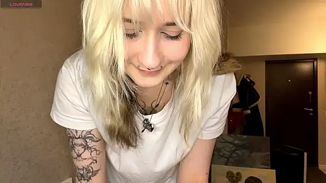 Snapshot of Ulemonala_Cute chatting on December 1, 6:46 pm Ulemonala Cute online show from December 1, 6:46 pm