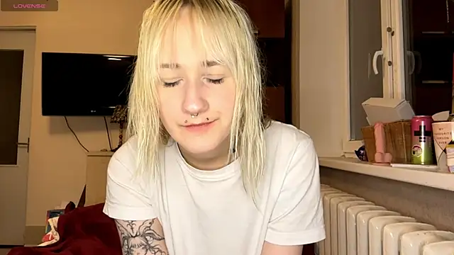 Snapshot of Ulemonala_Cute chatting on December 4, 6:49 pm Ulemonala Cute online show from December 4, 6:49 pm