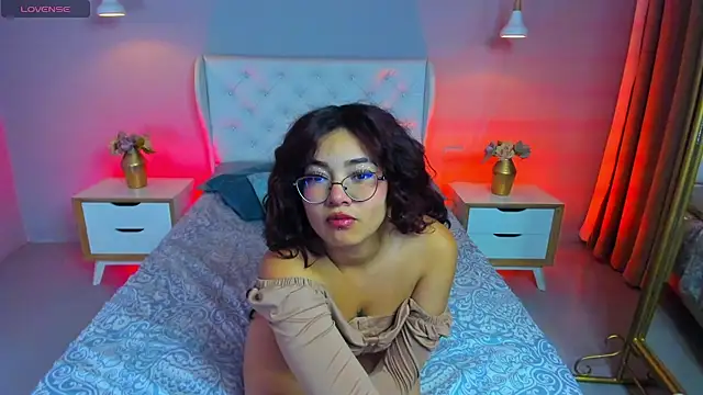 Snapshot of sunny_maya_ chatting on November 23, 8:41 pm sunny maya online show from November 23, 8:41 pm