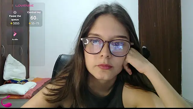 Snapshot of CarlaLorez chatting on June 21, 7:05 pm CarlaLorez online show from June 21, 7:05 pm