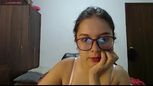 Snapshot of CarlaLorez chatting on June 23, 11:58 pm CarlaLorez online show from June 23, 11:58 pm