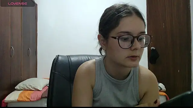 Snapshot of CarlaLorez chatting on July 3, 11:44 pm CarlaLorez online show from July 3, 11:44 pm