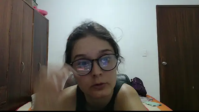 Snapshot of CarlaLorez chatting on July 8, 11:42 pm CarlaLorez online show from July 8, 11:42 pm