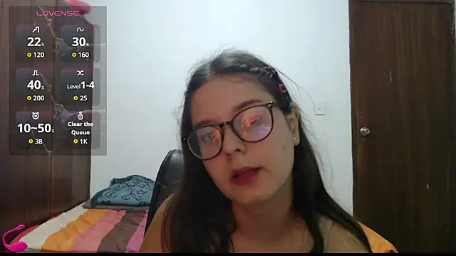 Snapshot of CarlaLorez chatting on July 29, 3:04 am CarlaLorez online show from July 29, 3:04 am