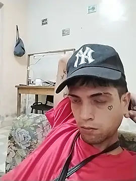 Snapshot of Laiker00 chatting on October 10, 7:46 pm Laiker00 online show from October 10, 7:46 pm