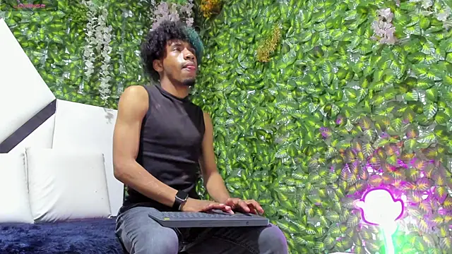 Snapshot of REDBRYAN_EBANO chatting on October 22, 7:24 pm REDBRYAN EBANO online show from October 22, 7:24 pm