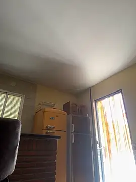 Snapshot of suarezz_ chatting on October 8, 11:19 am suarezz online show from October 8, 11:19 am