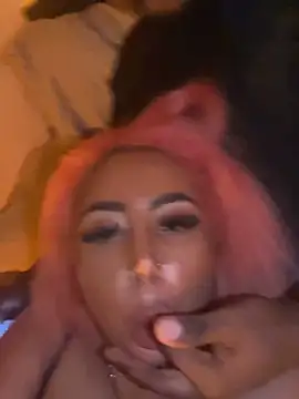 Snapshot of zara_bellexx chatting on October 13, 2:22 am zara bellexx online show from October 13, 2:22 am