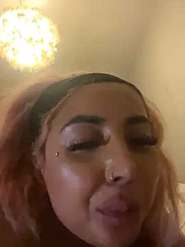 Snapshot of zara_bellexx chatting on November 10, 3:38 am zara bellexx online show from November 10, 3:38 am