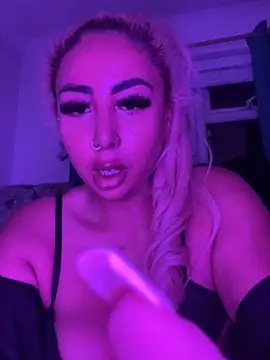 Snapshot of zara_bellexx chatting on November 21, 12:10 am zara bellexx online show from November 21, 12:10 am