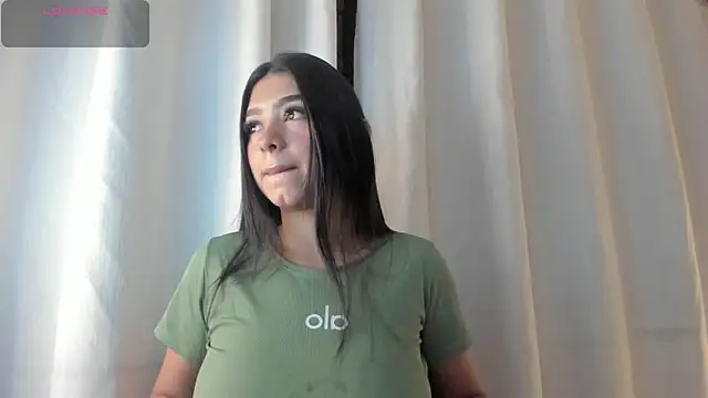 allisonpariss online show from March 28, 11:43 am