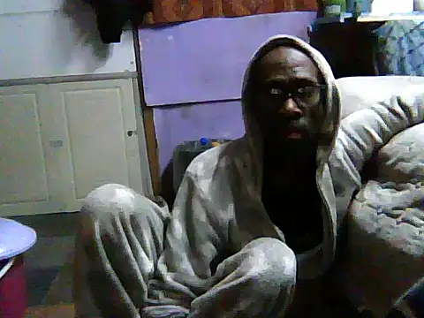Snapshot of Toyboya6 chatting on June 19, 12:48 am Toyboya6 online show from June 19, 12:48 am