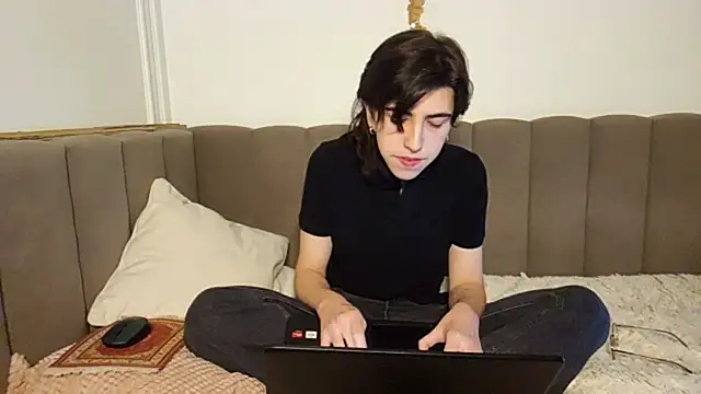 JesseEstrella online show from October 7, 5:32 pm