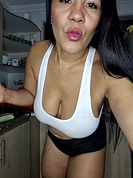 karla-bruni online show from January 14, 10:10 am