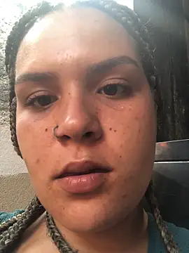 Snapshot of AliceXmoore chatting on October 7, 7:44 pm AliceXmoore online show from October 7, 7:44 pm