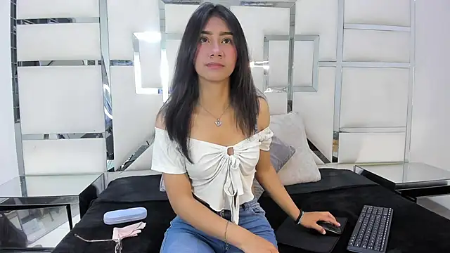 Mia clark18 online show from October 15, 3:56 pm