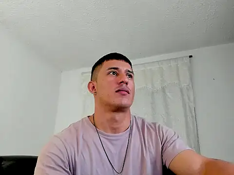 Muscle man07 online show from August 6, 10:44 pm