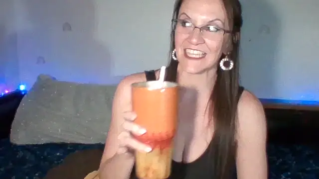 easy briezy online show from January 13, 2:28 am