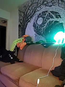 Snapshot of Cassaroll333 chatting on October 24, 3:14 am Cassaroll333 online show from October 24, 3:14 am