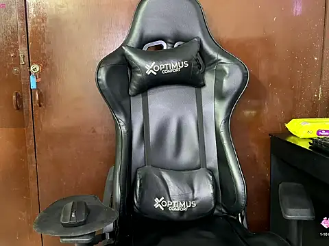 BigTitsGirl04 online show from February 3, 11:54 pm