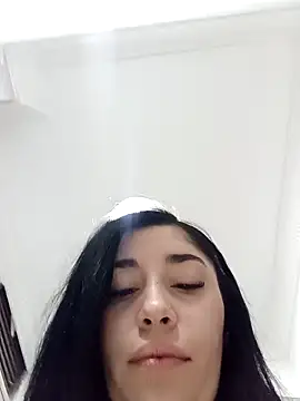 Snapshot of AbbyLewiis chatting on November 27, 9:44 am AbbyLewiis online show from November 27, 9:44 am