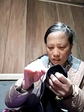 Snapshot of jerry-xx chatting on November 27, 7:38 pm jerry-xx online show from November 27, 7:38 pm