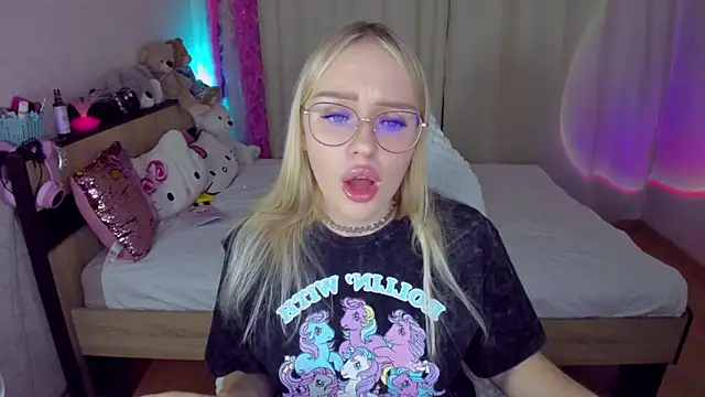 CeaneLino online show from October 18, 7:36 pm