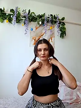 Snapshot of Nika_aa chatting on April 5, 11:29 am Nika aa online show from April 5, 11:29 am