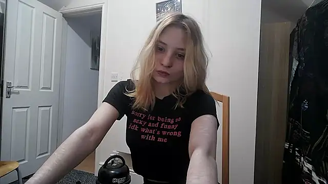 cinnamon-xx online show from May 28, 3:59 am