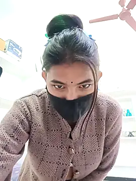 Hot radhaji online show from December 17, 4:35 pm